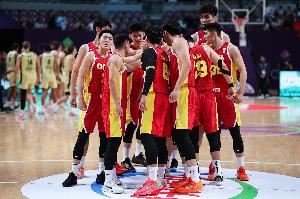 澳主帅：中国男篮是非常优秀的球队 能有如此好的表现我并不意外