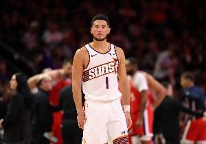 历史首位!太阳晒布克数据:前9场30+7助 命中率50/40/85