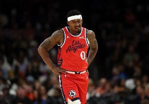 大伤💔Shams:快船后卫比尔髋部骨折 将接受手术&赛季报销!